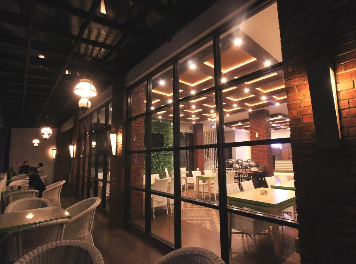 יוגיאקרטה Uniq Hotel מראה חיצוני תמונה