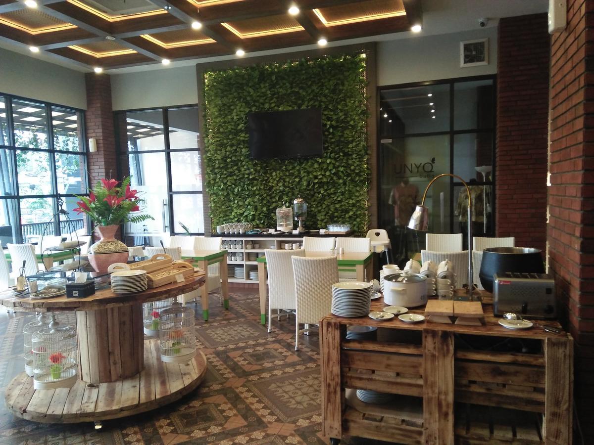 יוגיאקרטה Uniq Hotel מראה חיצוני תמונה