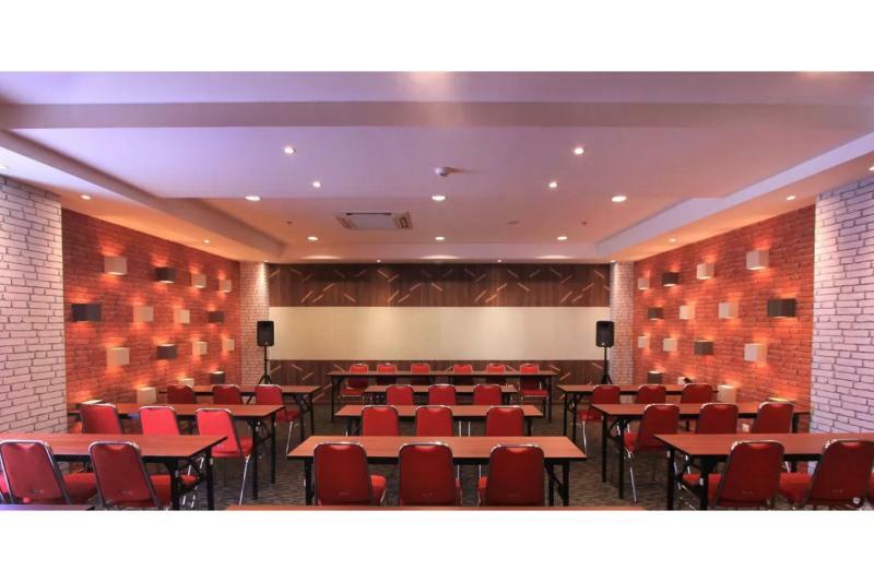יוגיאקרטה Uniq Hotel מראה חיצוני תמונה